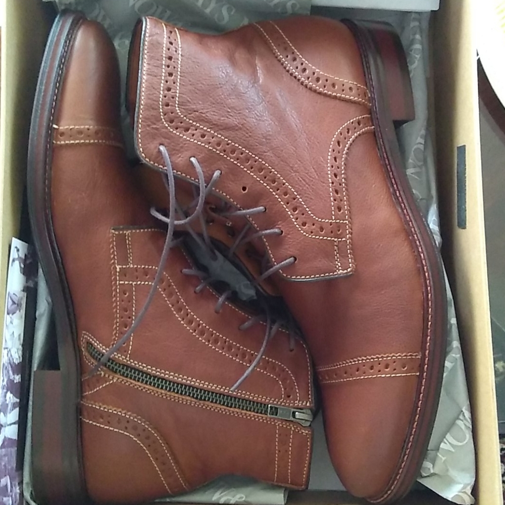 Johnston & Murphy Warner cap toe zip boot
